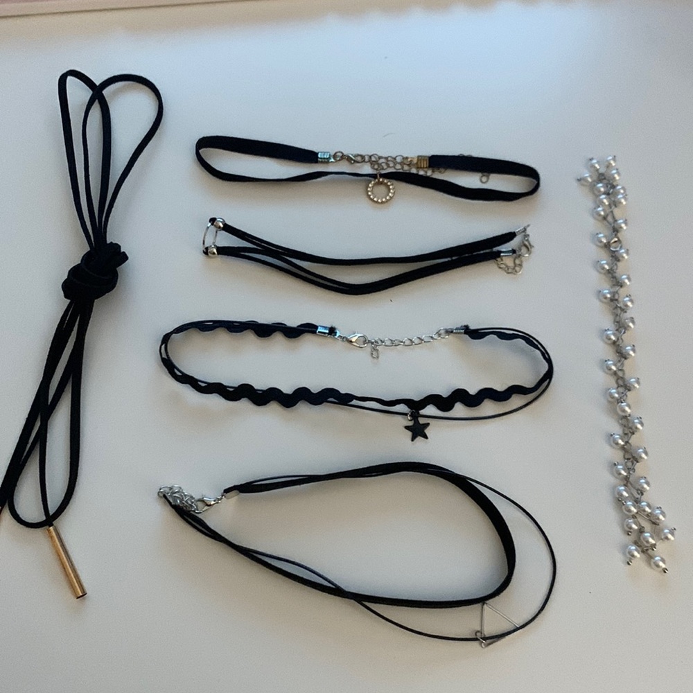 7 Chokers for $18